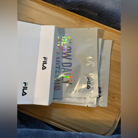 FILA Glow Daily Pink Vitamin Sheet Mask (4 Sheets) - Picture 12 of 15